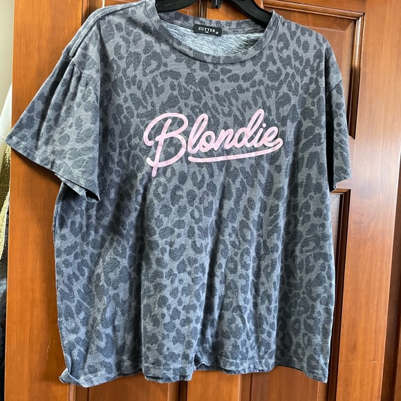 Graphic tee - Picture 1 of 1